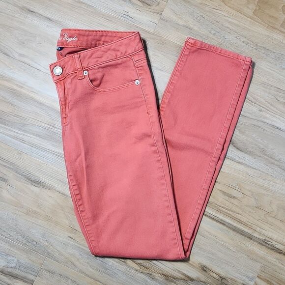 🔹️American Eagle Coral Stretch Skinny Jeans Size 4/27 - Picture 2 of 10
